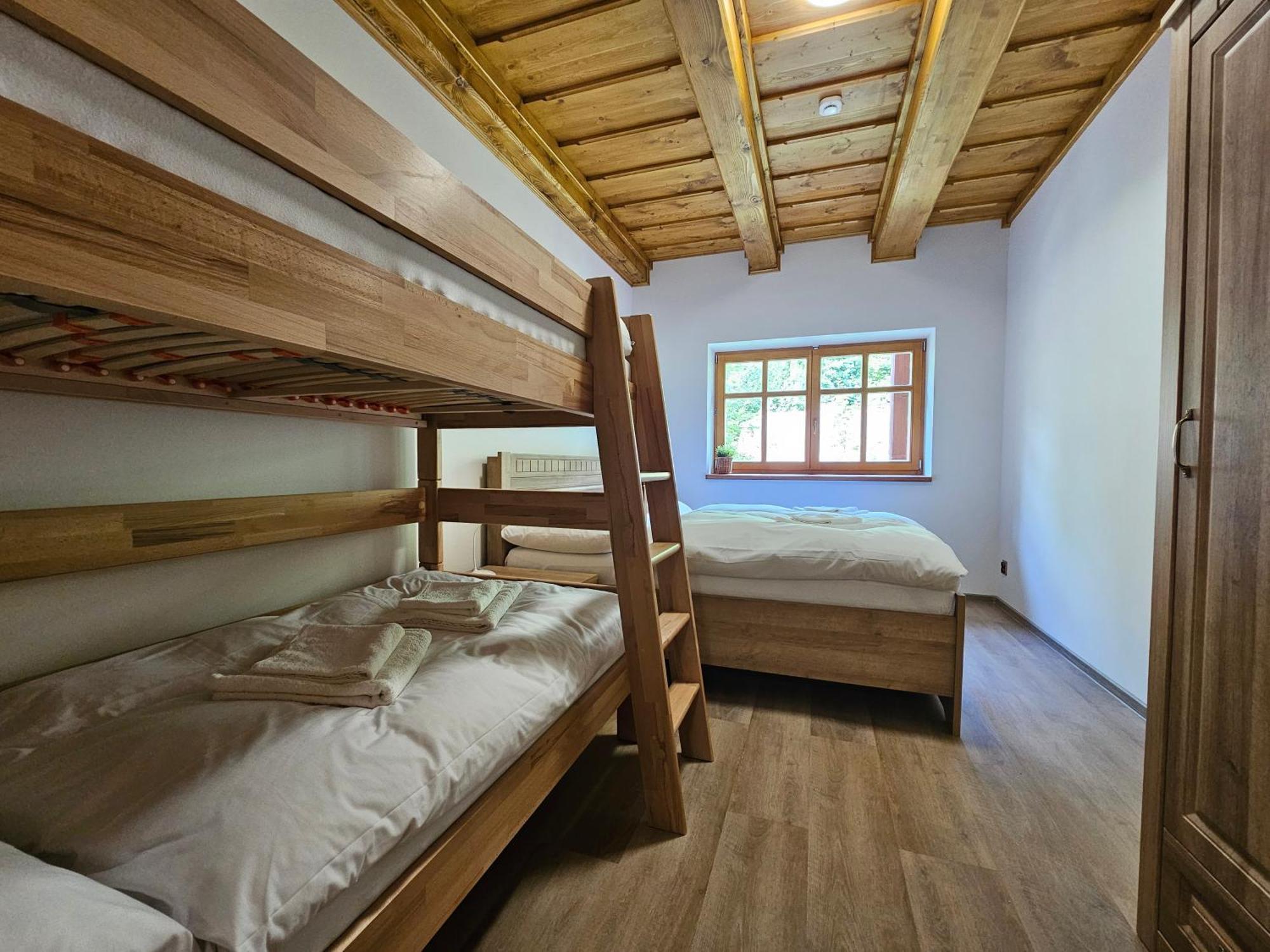 Jezerne * Velké Karlovice